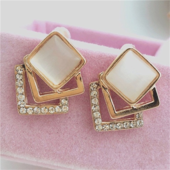 NEW! Opal Cat Eye Stud Earrings - Picture 6 of 7